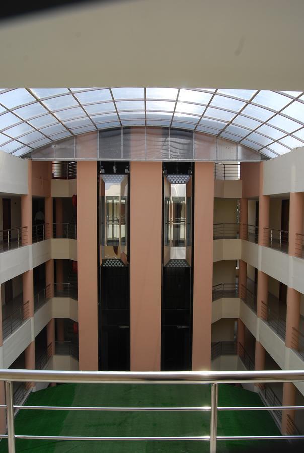 Sree Gokulam Sabari Hotel Chavakkad Екстериор снимка